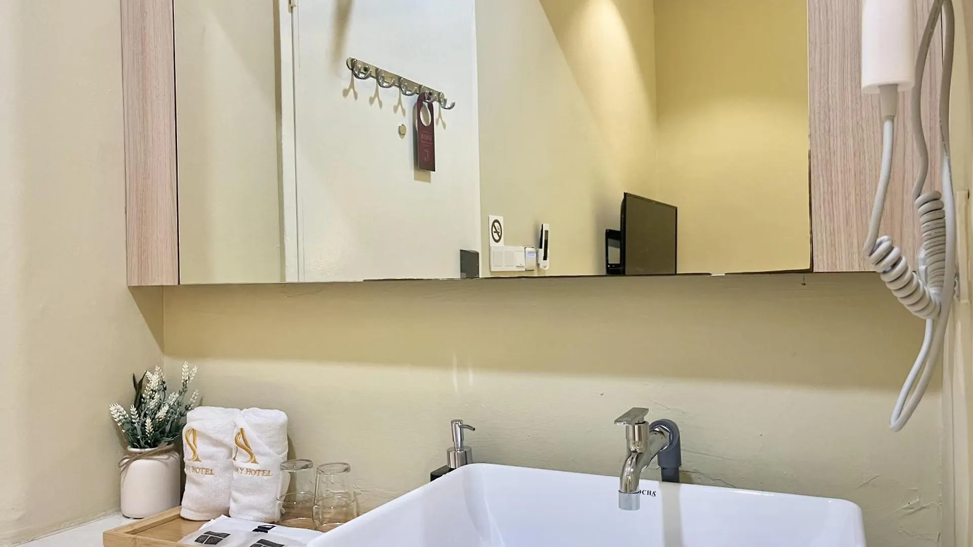 Asimmy Hotel Kampong Gurun Malaysia
